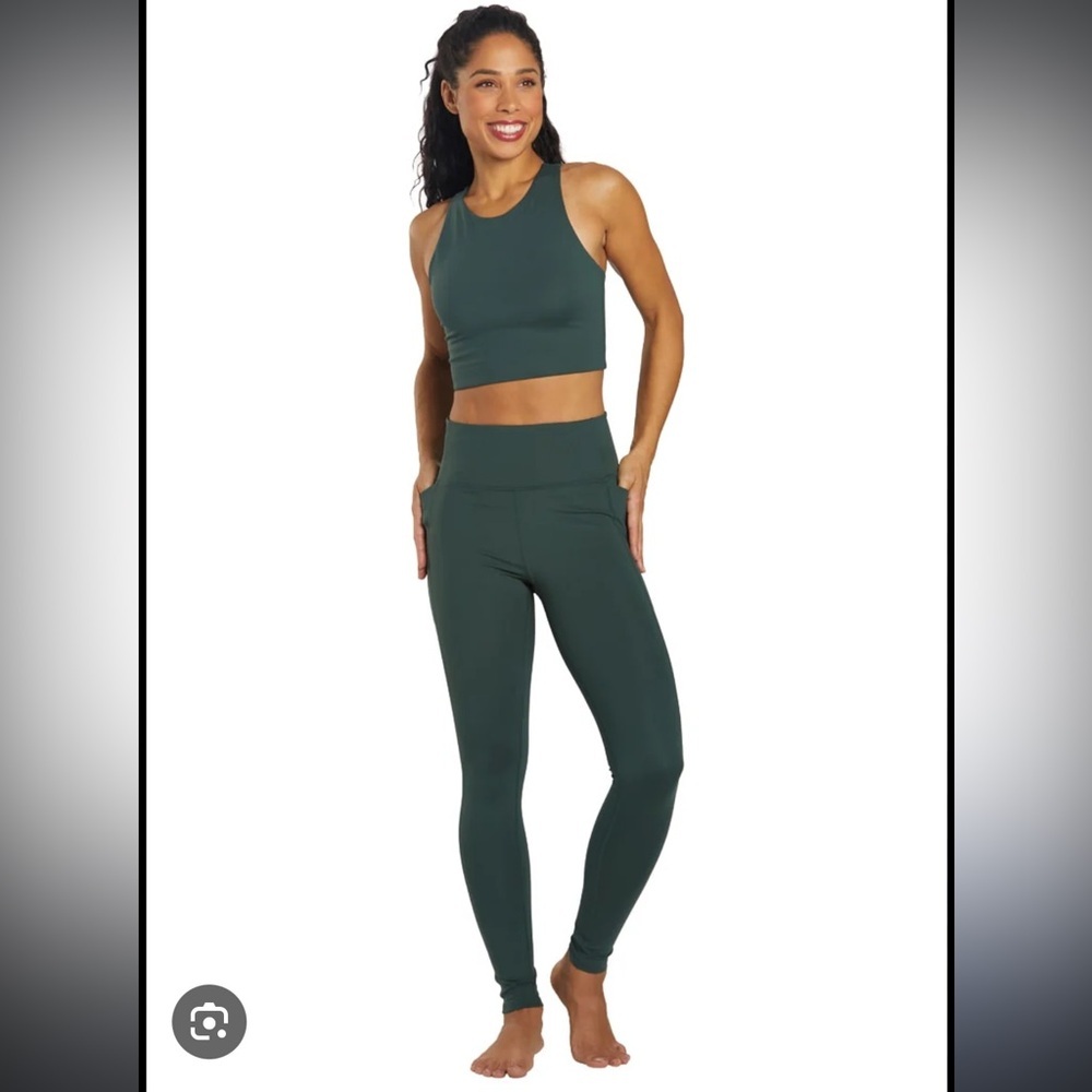 Girlfriend collective Moss Green medium high rise pocket leggings EUC 💚